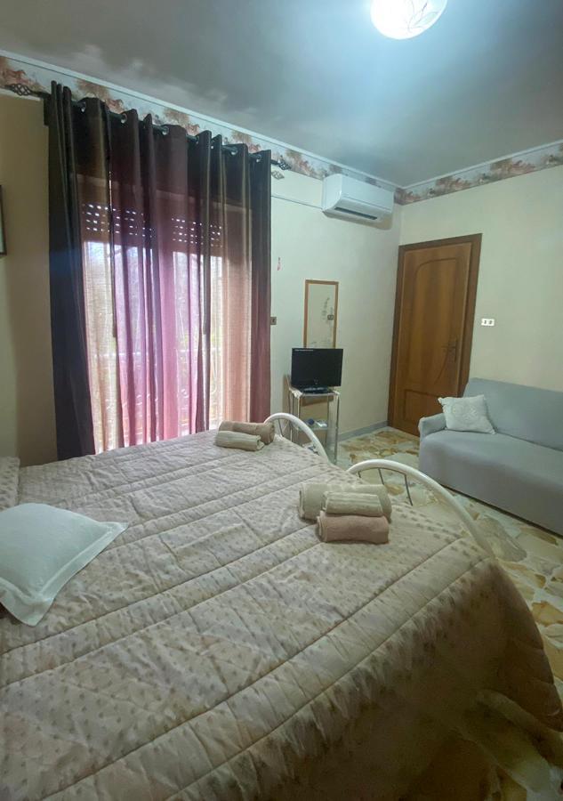 Casa Vacanze Gioia เตรคาสตาญิ ภายนอก รูปภาพ