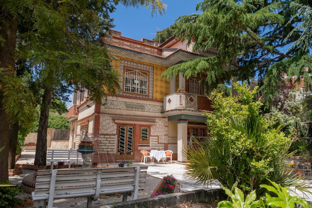 Casa Vacanze Gioia เตรคาสตาญิ ภายนอก รูปภาพ