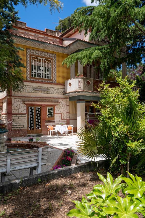 Casa Vacanze Gioia เตรคาสตาญิ ภายนอก รูปภาพ