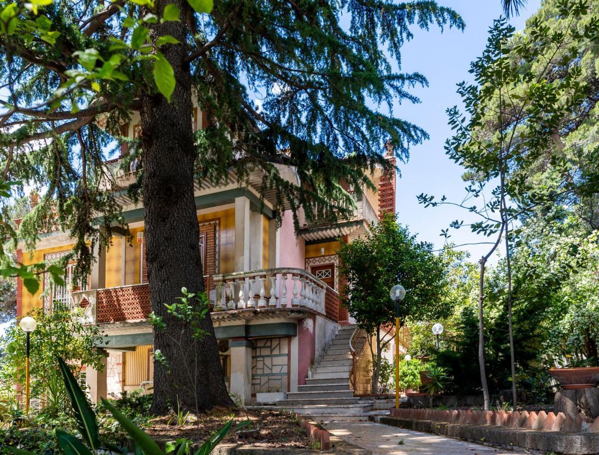 Casa Vacanze Gioia เตรคาสตาญิ ภายนอก รูปภาพ